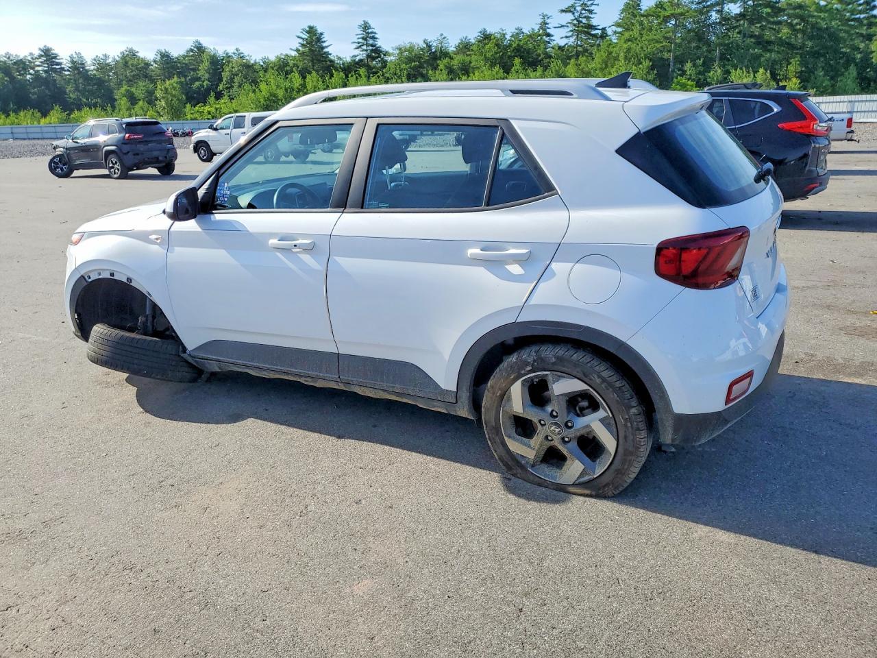 2021 Hyundai Venue Sel - Фото 2