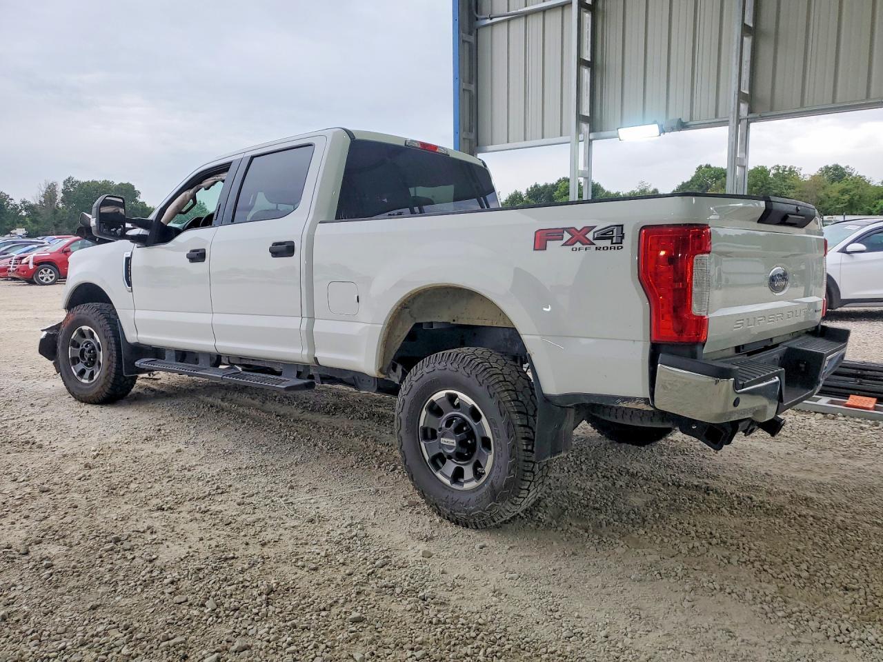 2019 Ford F250 Super Duty - Фото 2