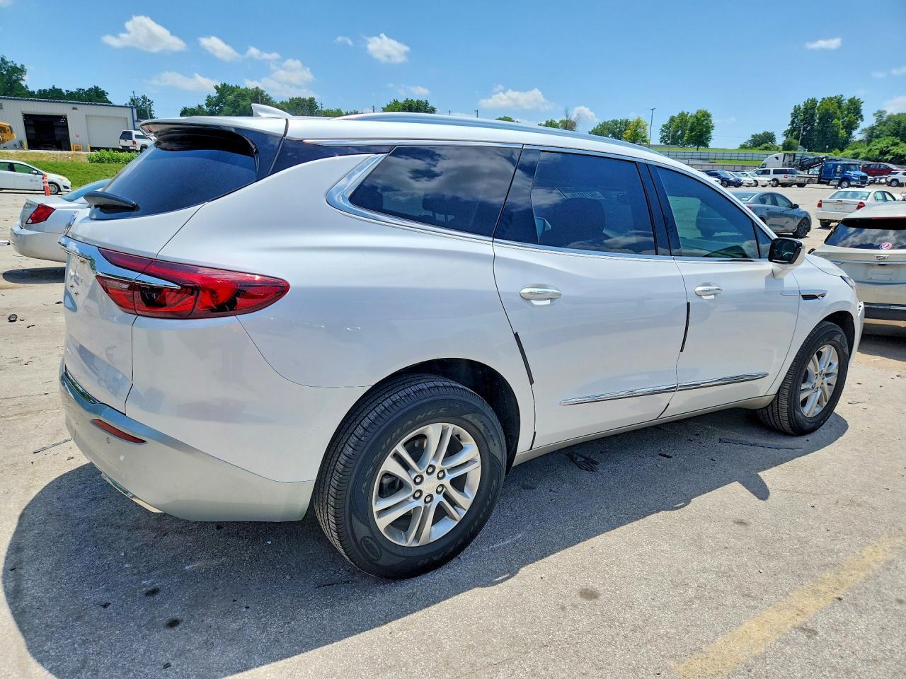 2021 Buick Enclave Essence - Фото 3