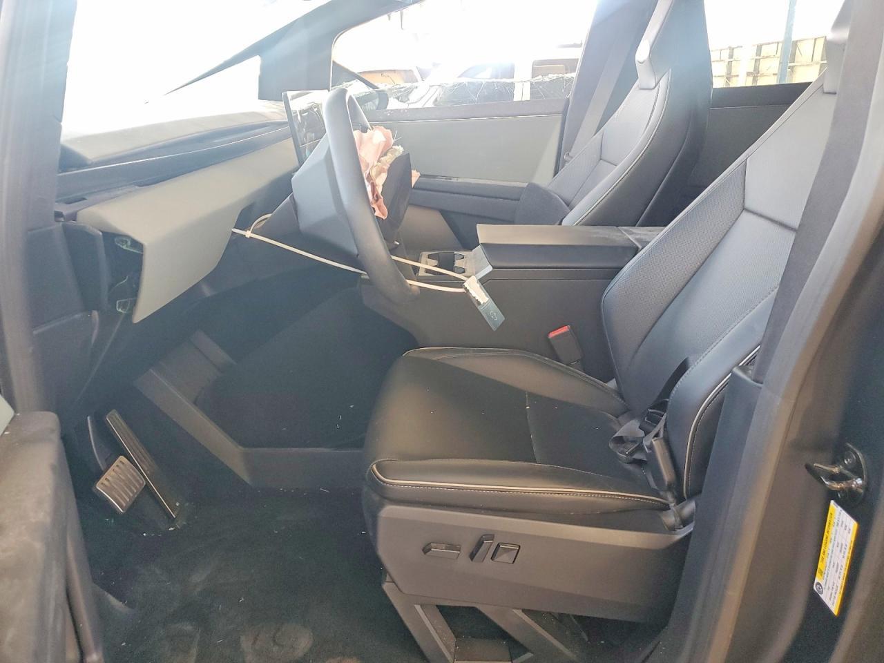 2025 Tesla Cybertruck - Фото 7