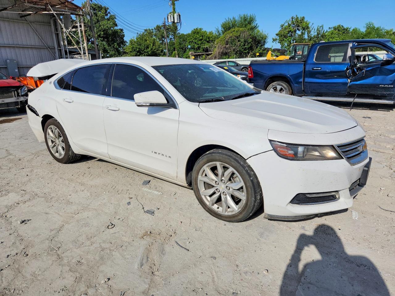 2019 Chevrolet Impala Lt - Image 4