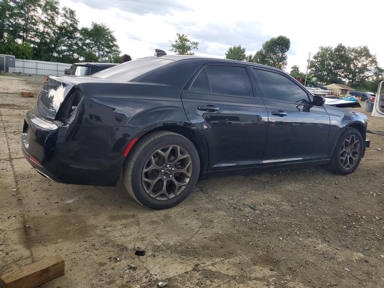 2021 Chrysler 300 Touring - Фото 3