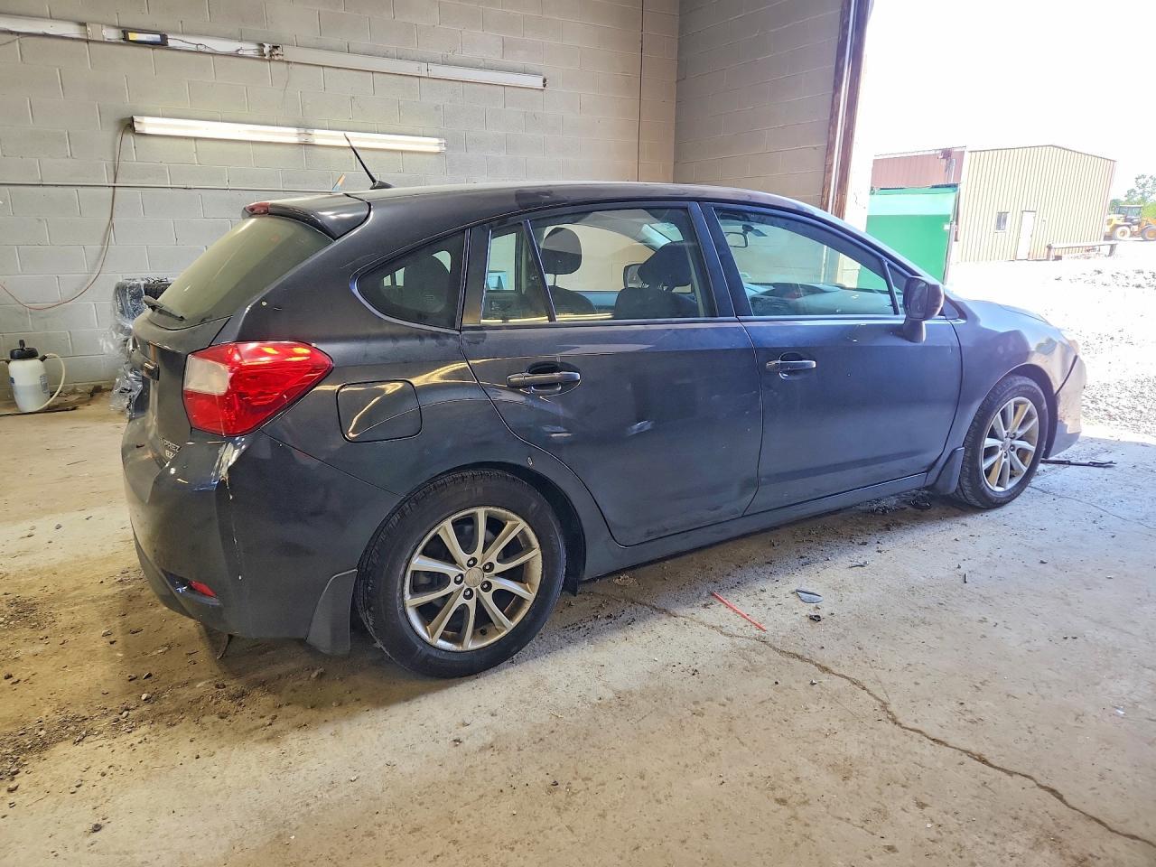 2013 Subaru Impreza Premium - Фото 3