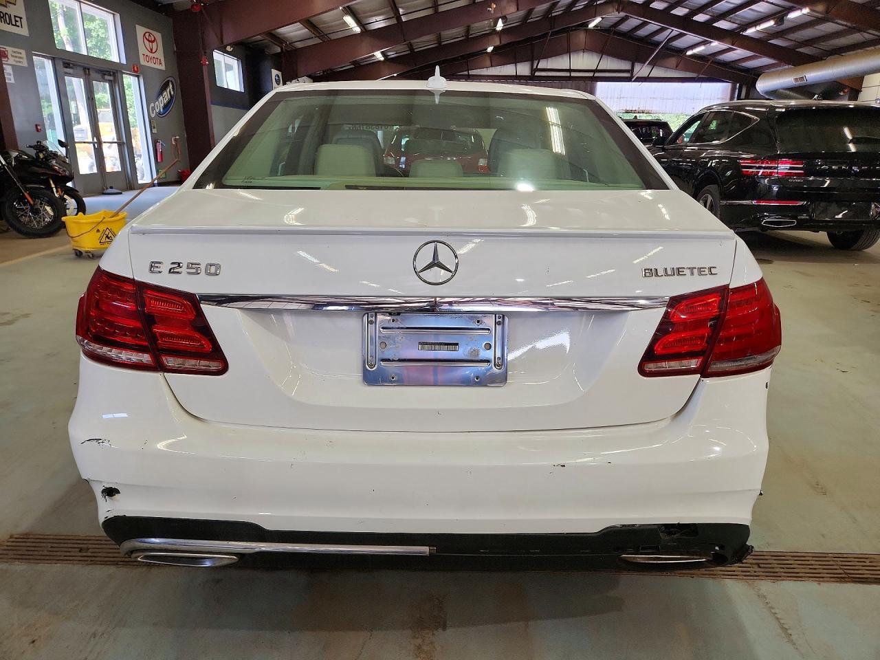 2014 Mercedes-Benz E 250 Bluetec - Фото 6