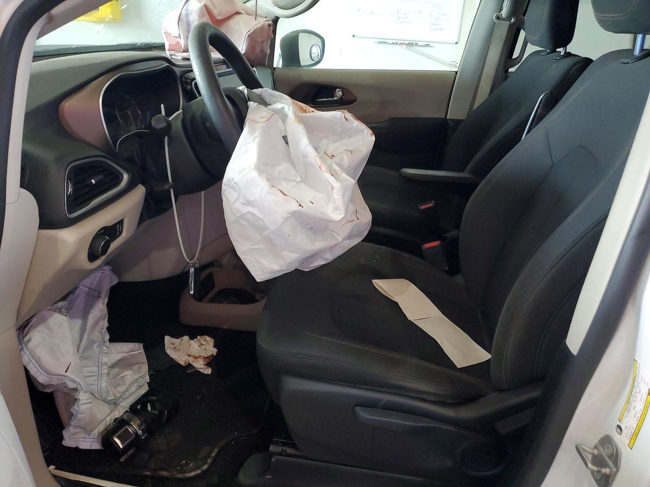 2019 Chrysler Pacifica L - Image 7