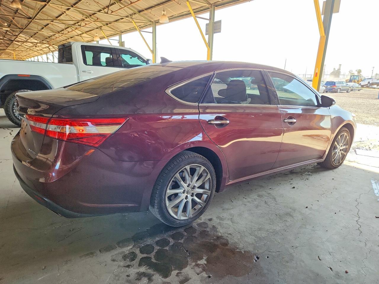 2014 Toyota Avalon Limited - Image 3