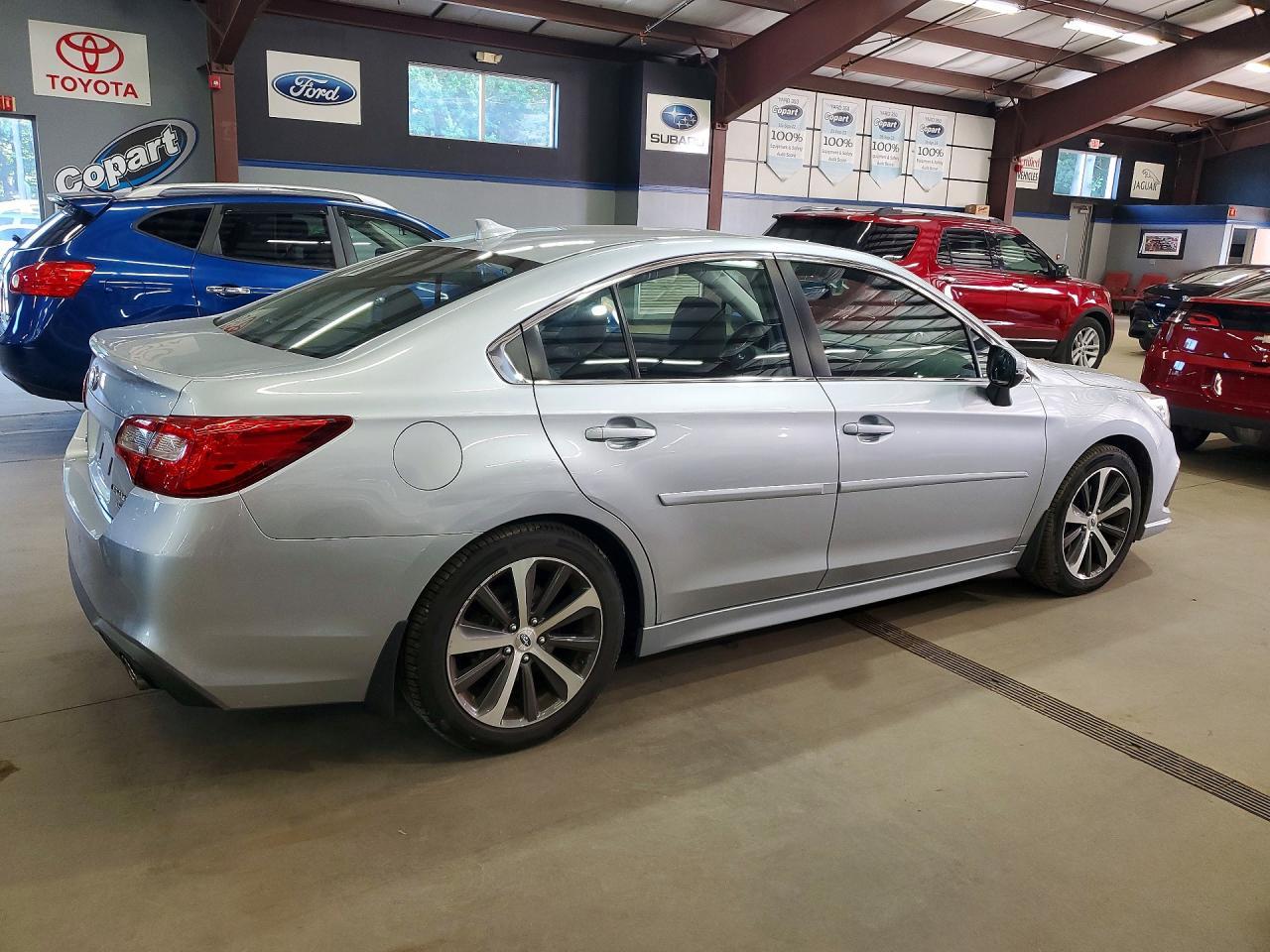 2018 Subaru Legacy 3.6R Limited - Фото 3