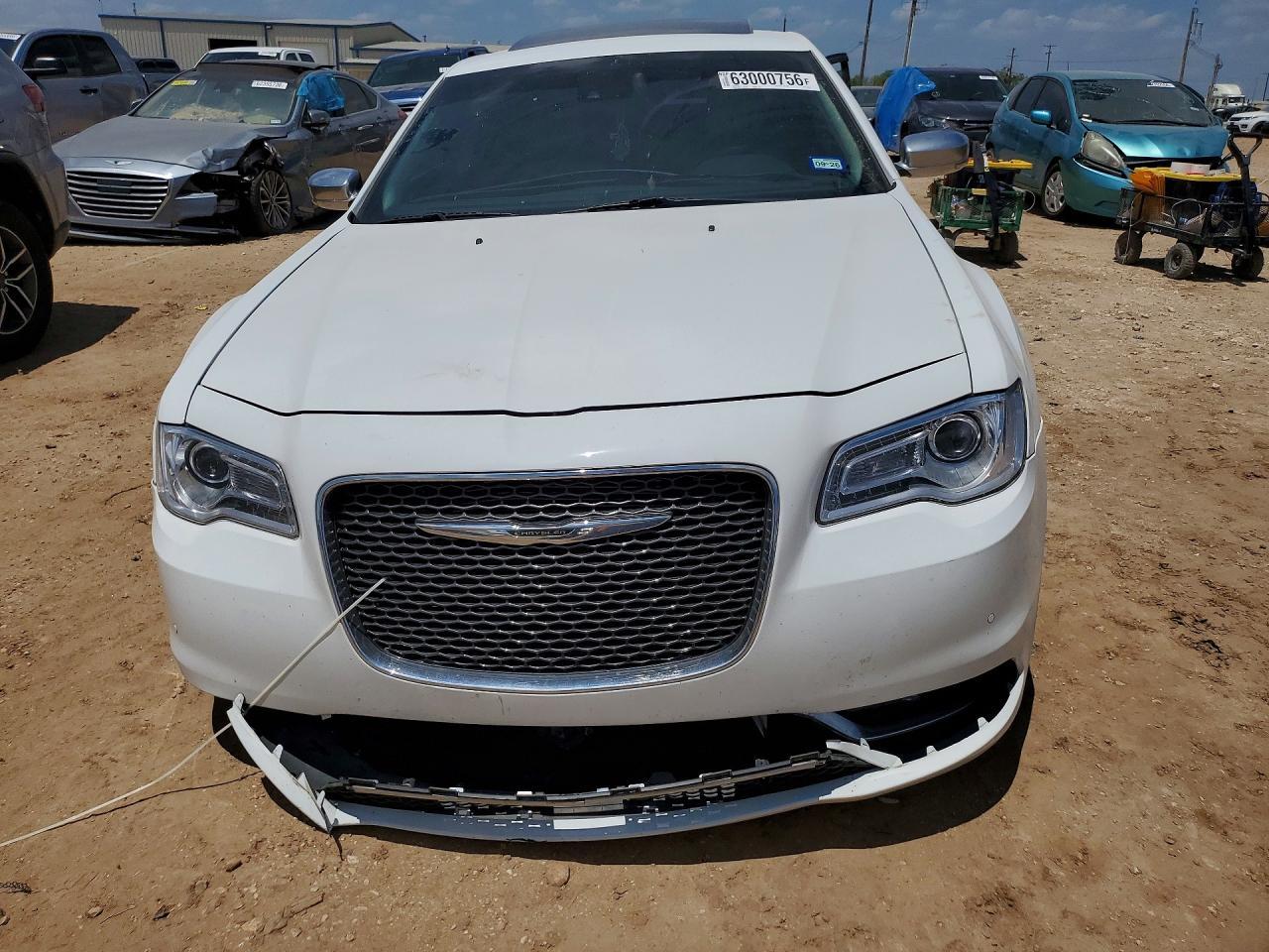 2016 Chrysler 300C Platinum - Фото 5