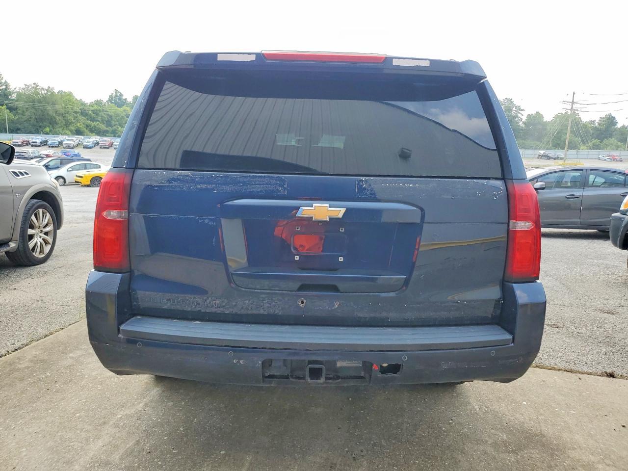 2019 Chevrolet Suburban K1500 Lt - Image 6