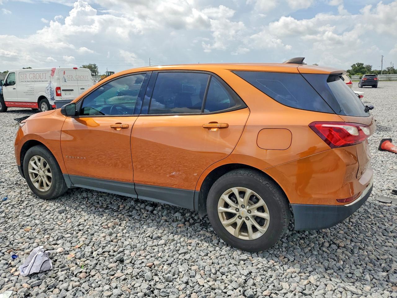 2019 Chevrolet Equinox Ls - Image 2