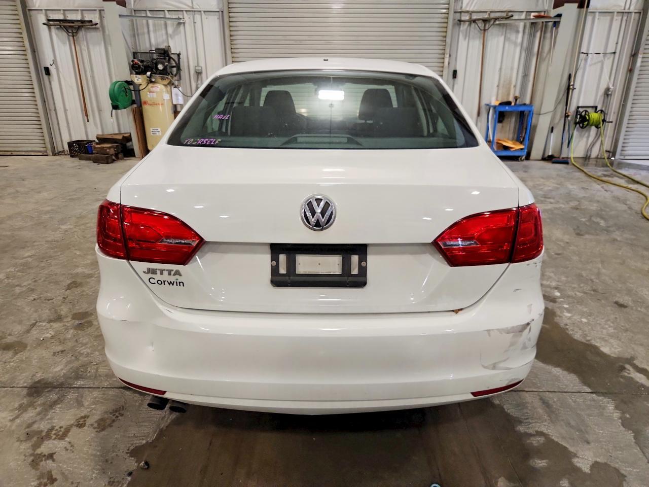 2014 Volkswagen Jetta Base - Image 6
