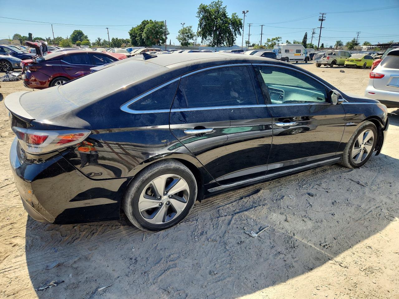 2016 Hyundai Sonata Hybrid Limited - Image 3