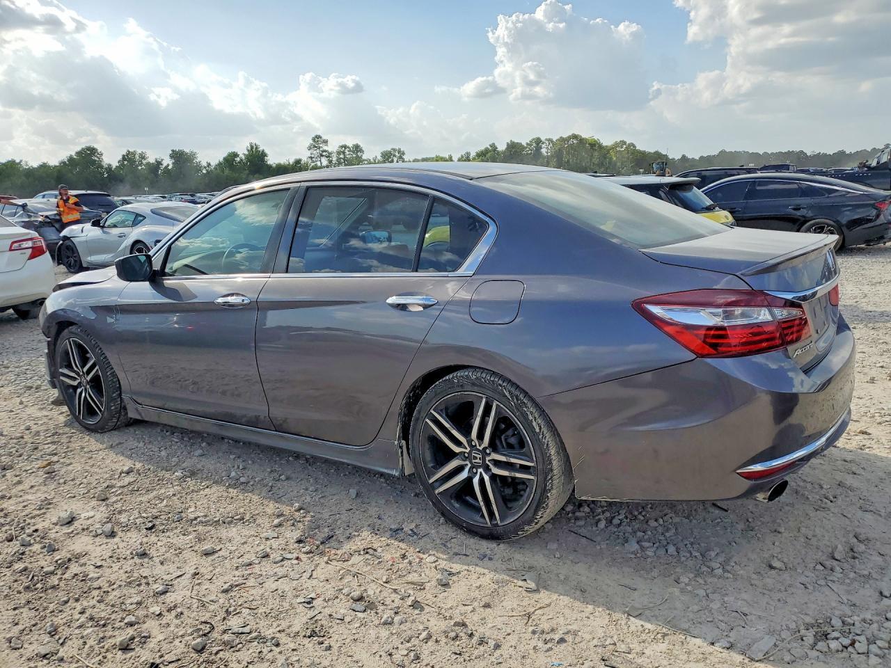2017 Honda Accord Sport Special Edition - Фото 2