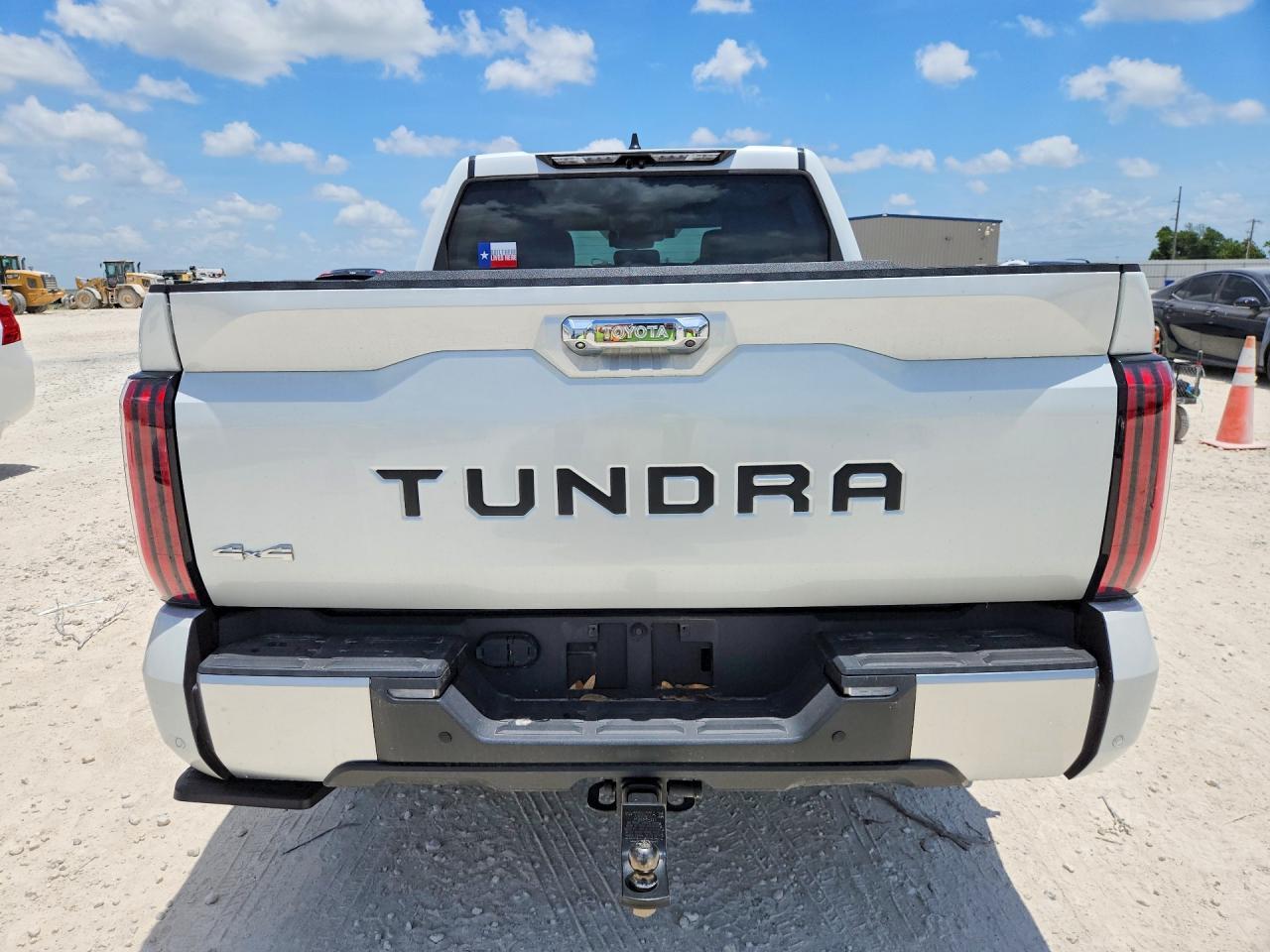 2024 Toyota Tundra Crewmax Limited - Image 6