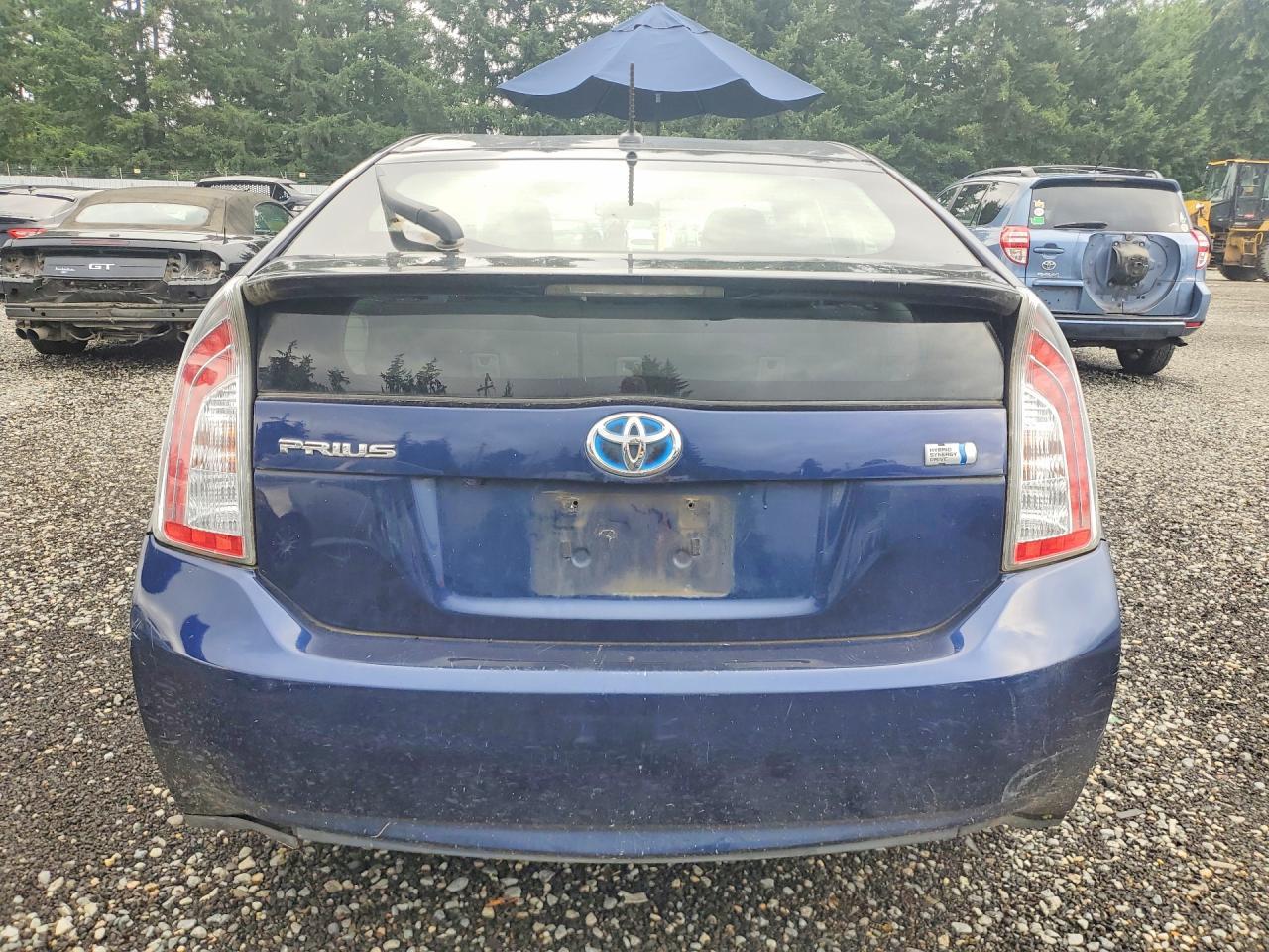 2013 Toyota Prius Three - Image 6