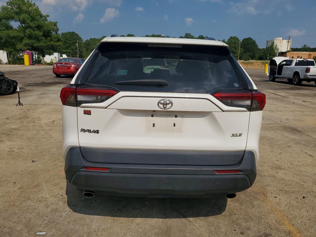 2021 Toyota Rav4 Xle - Фото 6