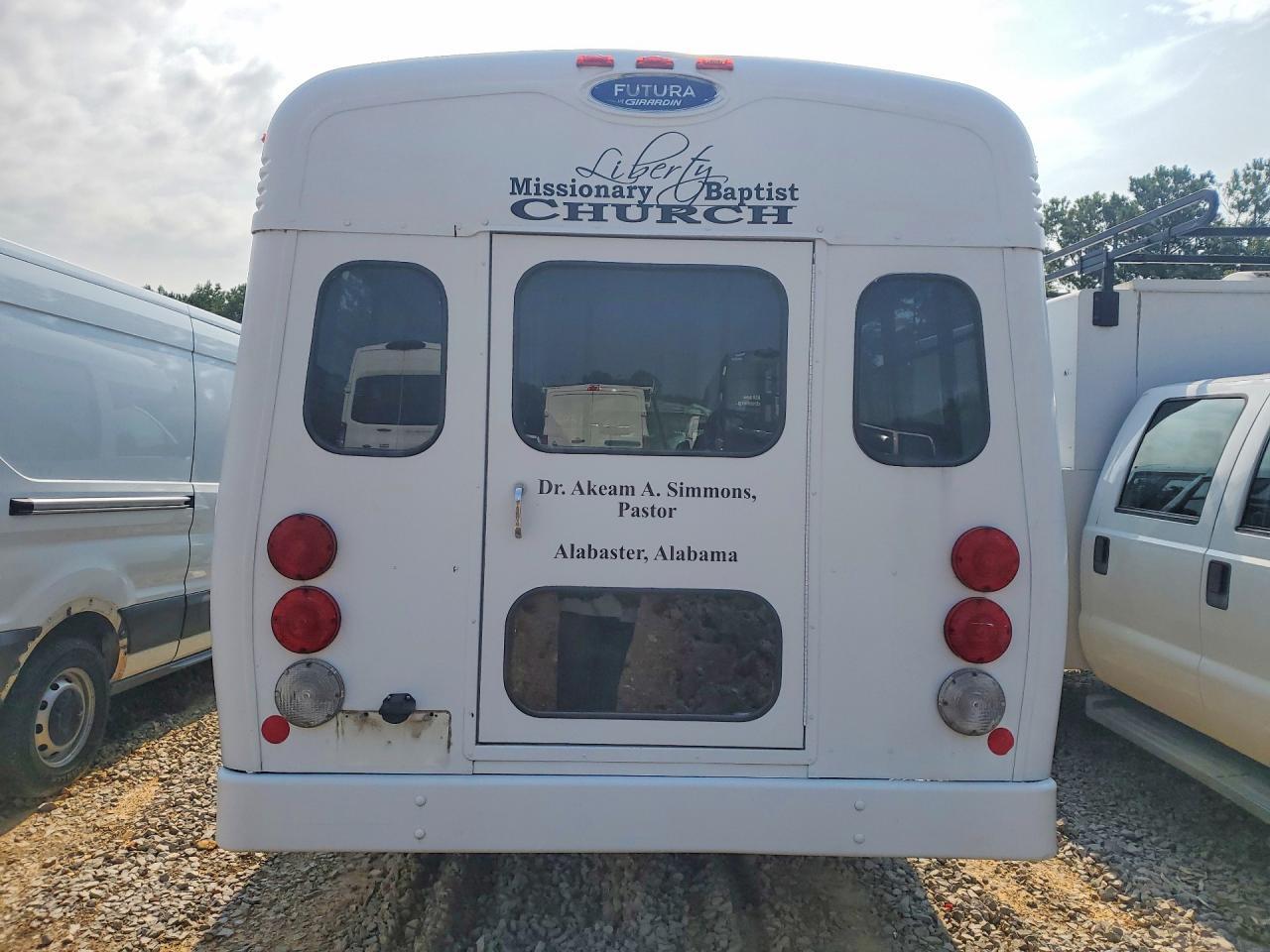 2003 Chevrolet Express G3500 Shuttle Bus - Image 6
