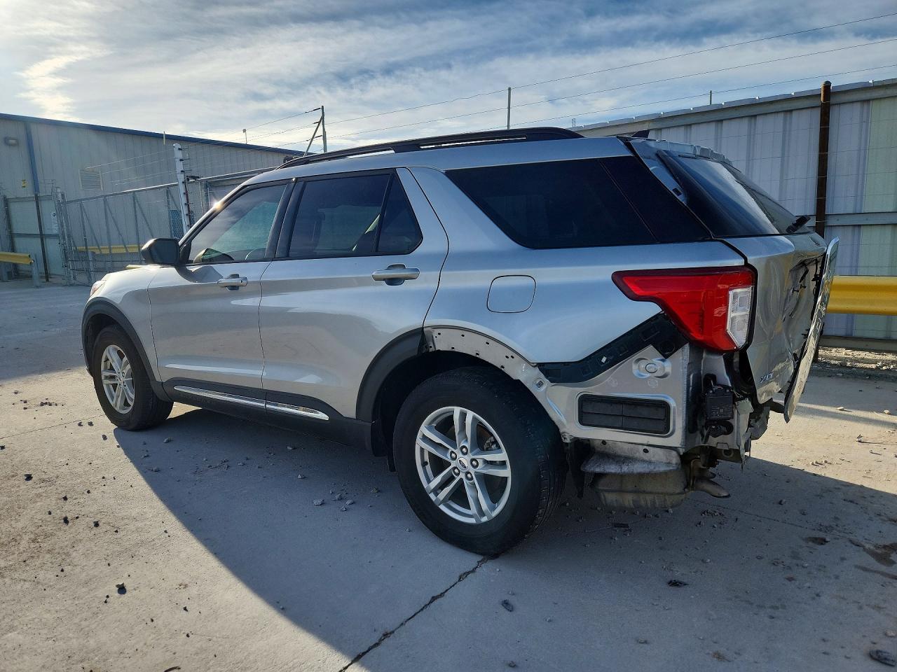 2022 Ford Explorer Xlt - Фото 2
