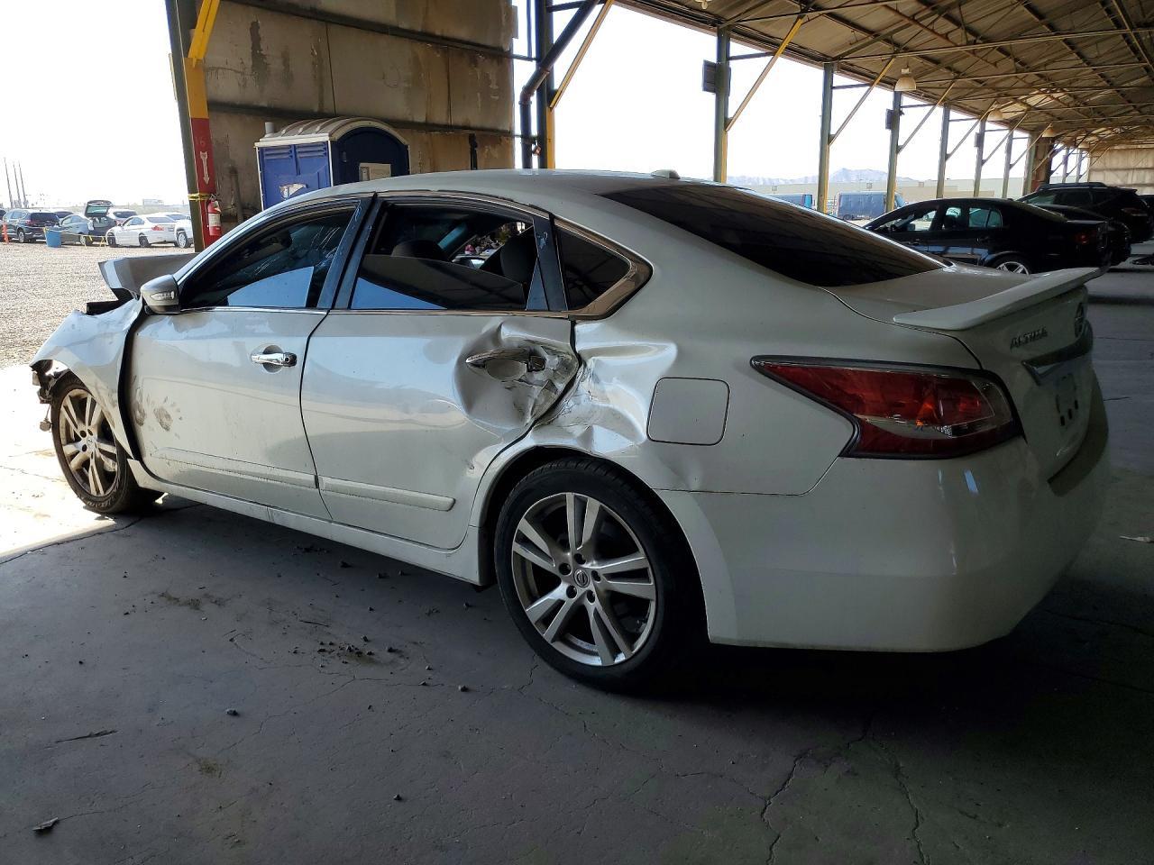 2014 Nissan Altima 3.5 S - Image 2