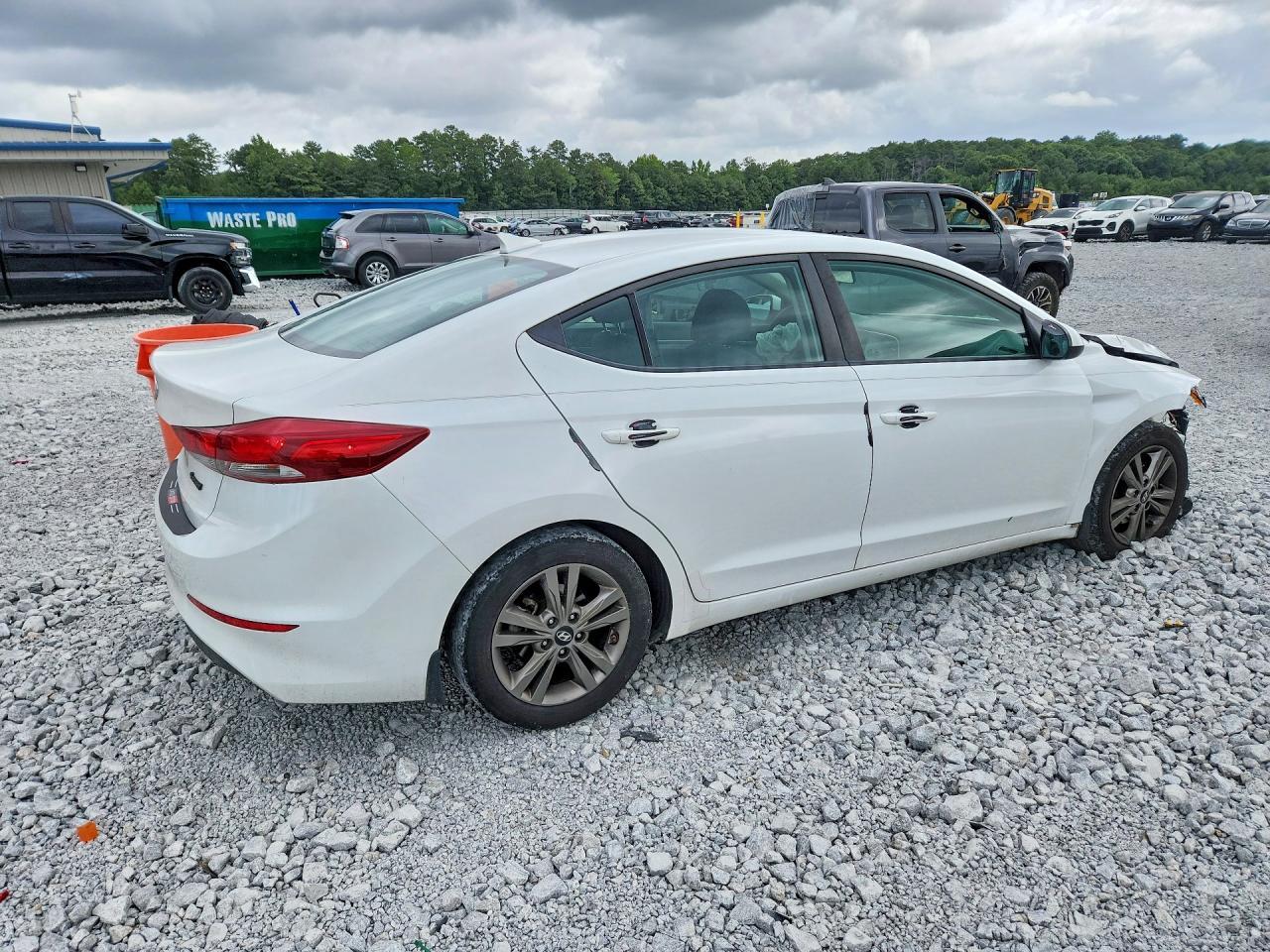 2018 Hyundai Elantra Sel - Image 3