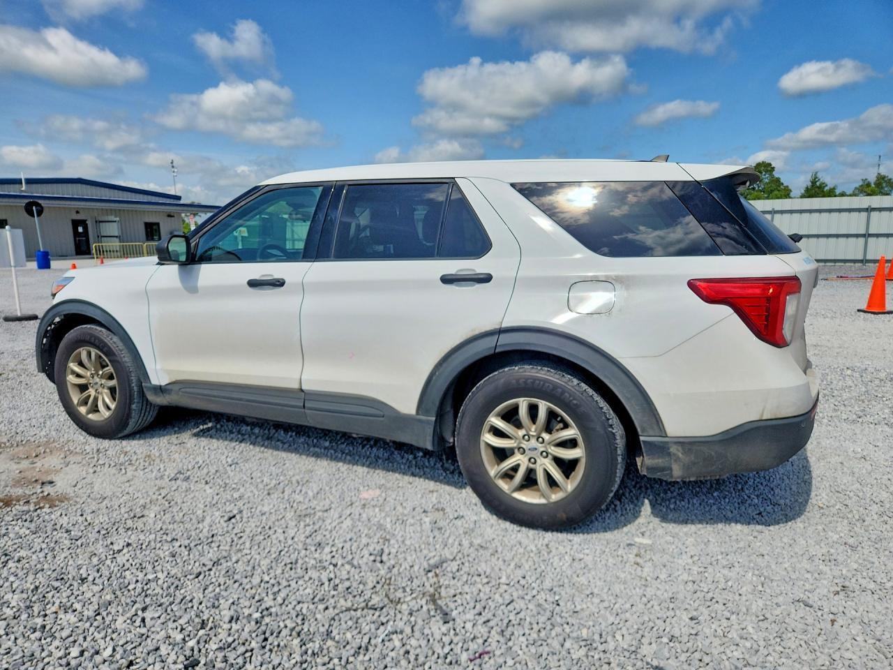 2021 Ford Explorer - Фото 2