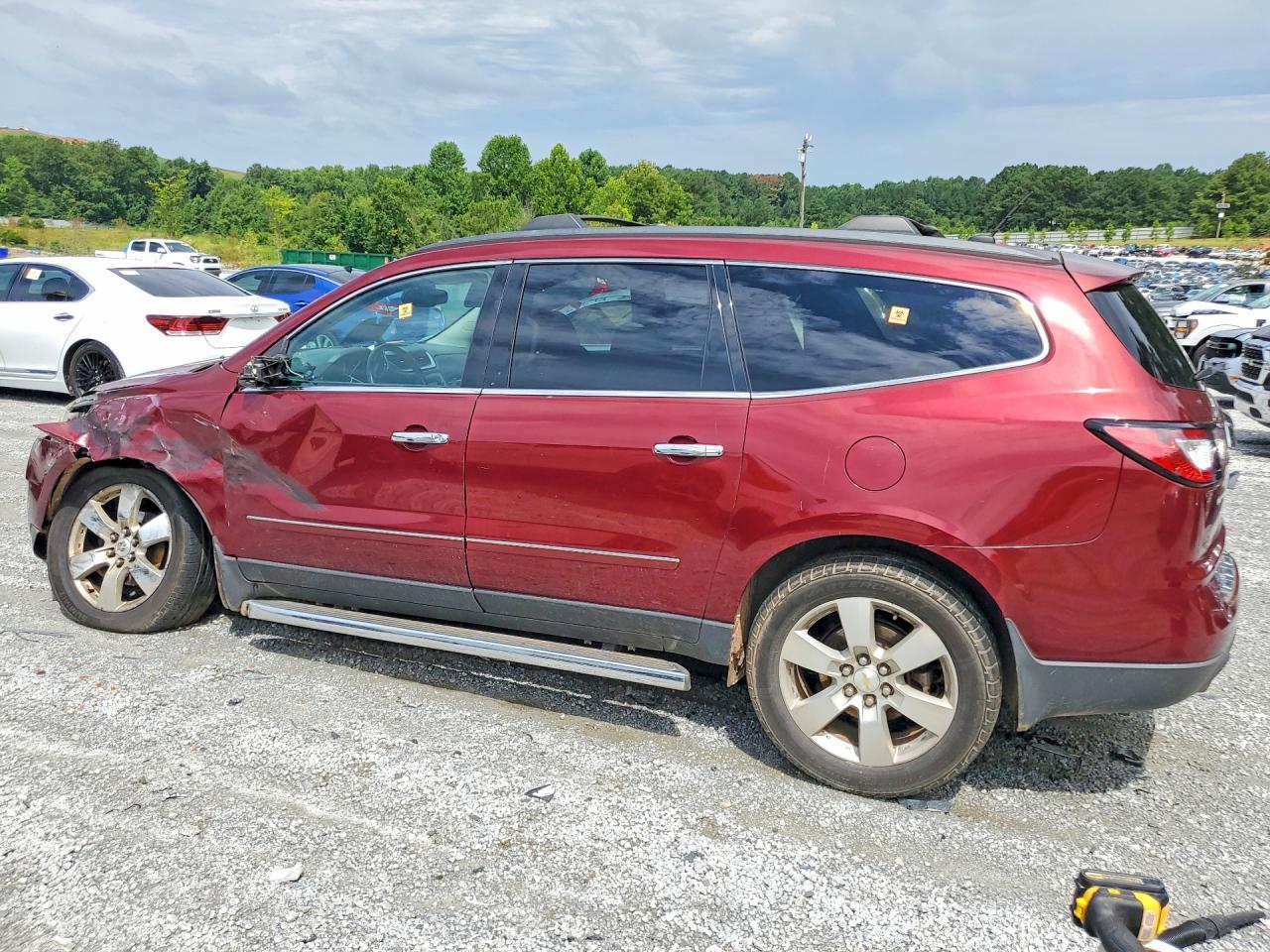 2015 Chevrolet Traverse Ltz - Image 2