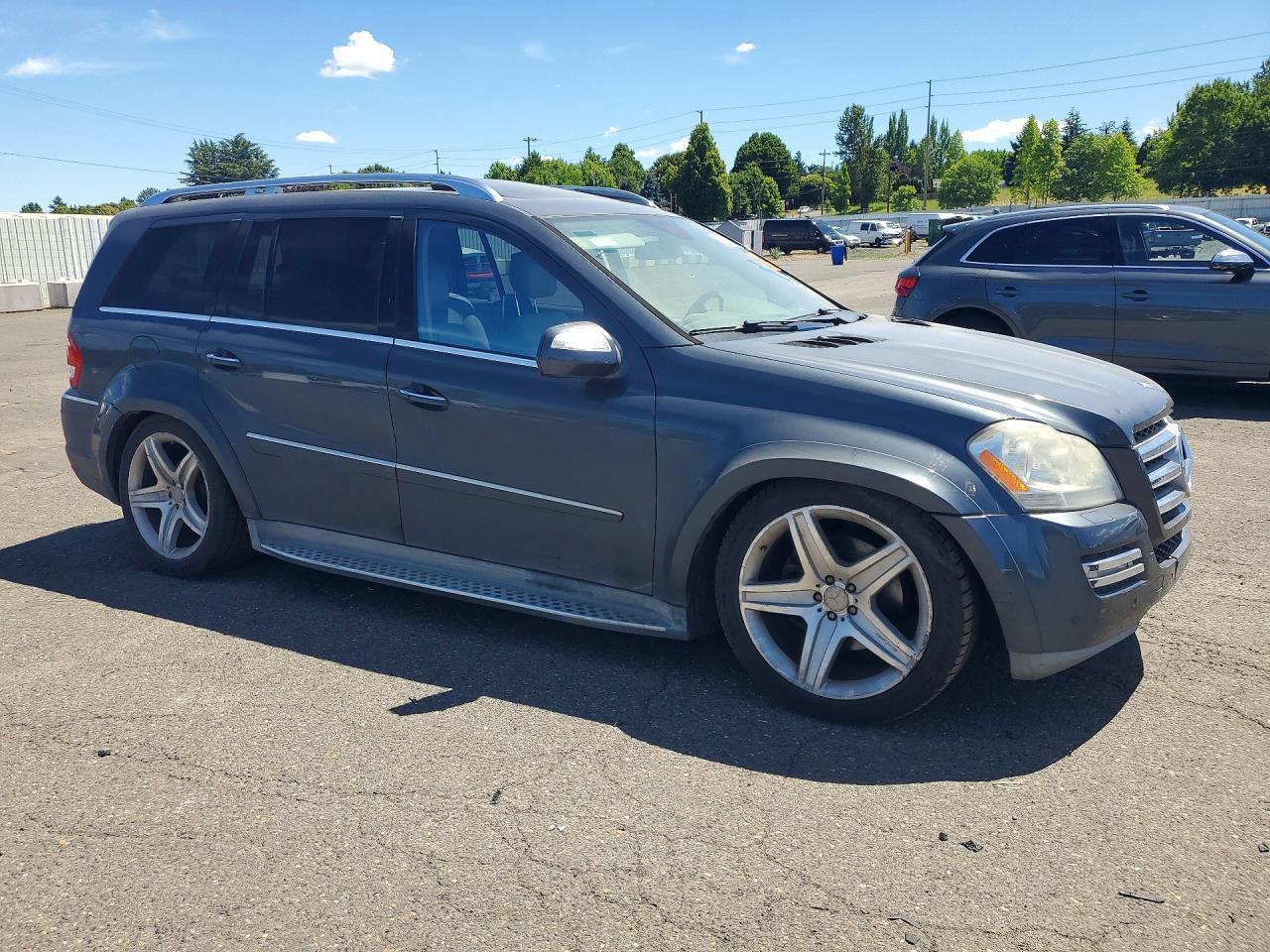 2010 Mercedes-Benz Gl 550 4Matic - Image 4