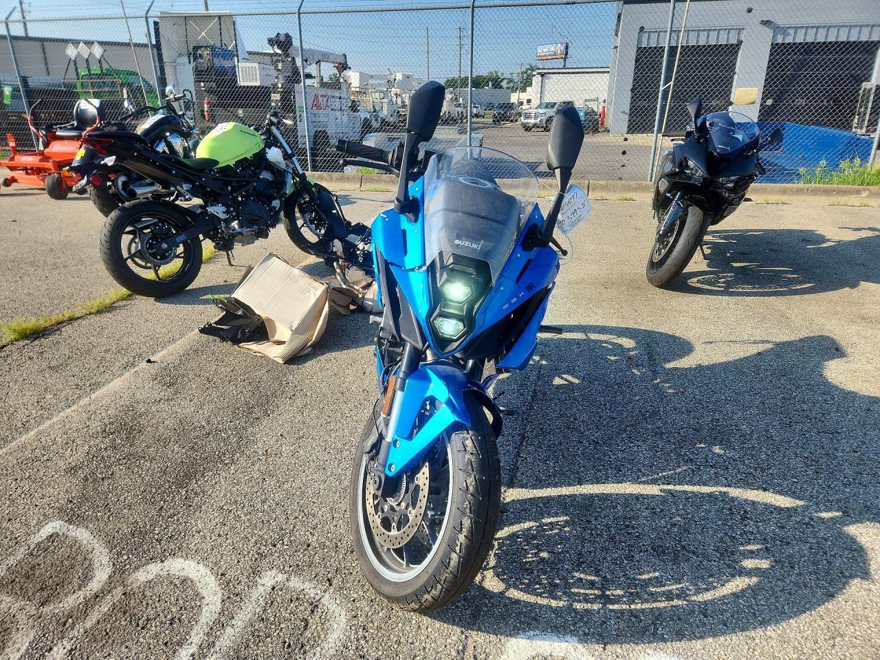 2024 Suzuki Gsx800 F - Фото 2