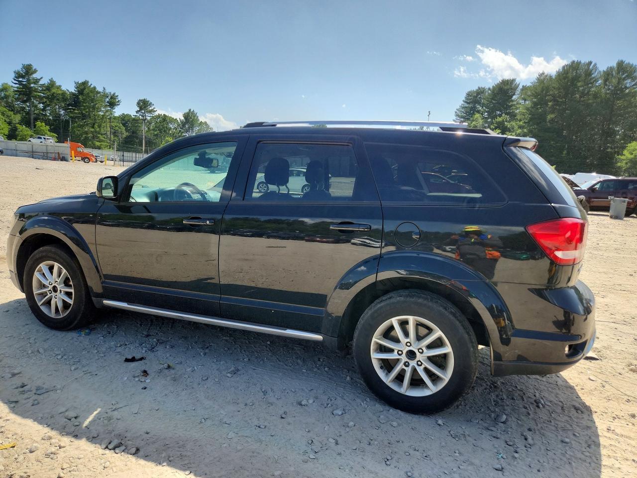 2017 Dodge Journey Crossroad - Image 2