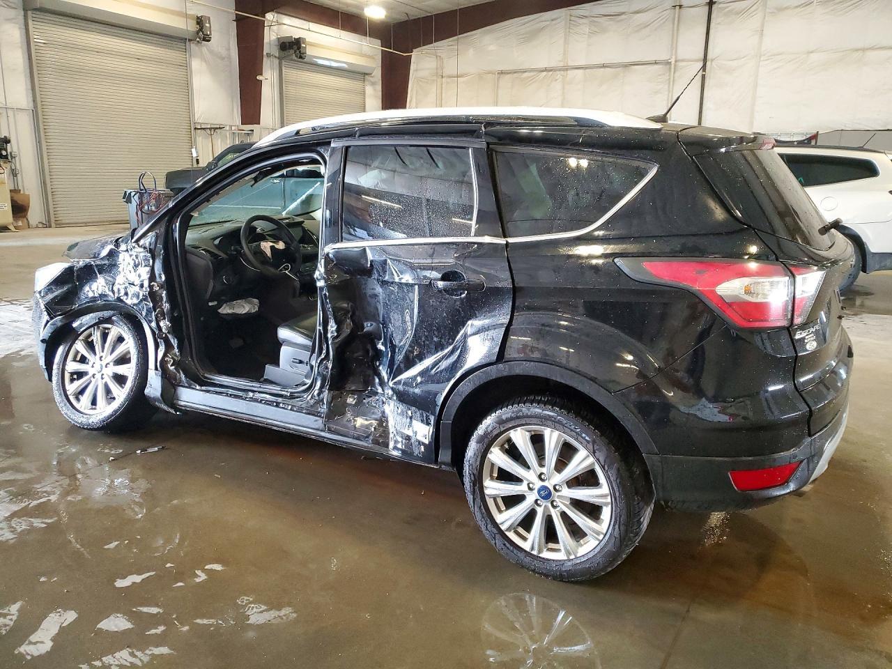 2017 Ford Escape Titanium - Фото 2