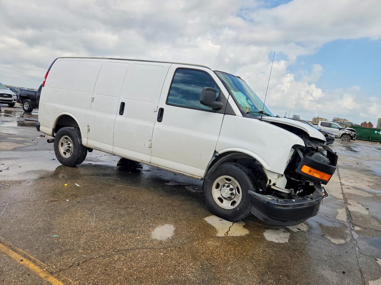 2021 Chevrolet Express G2500 Delivery Van - Image 4