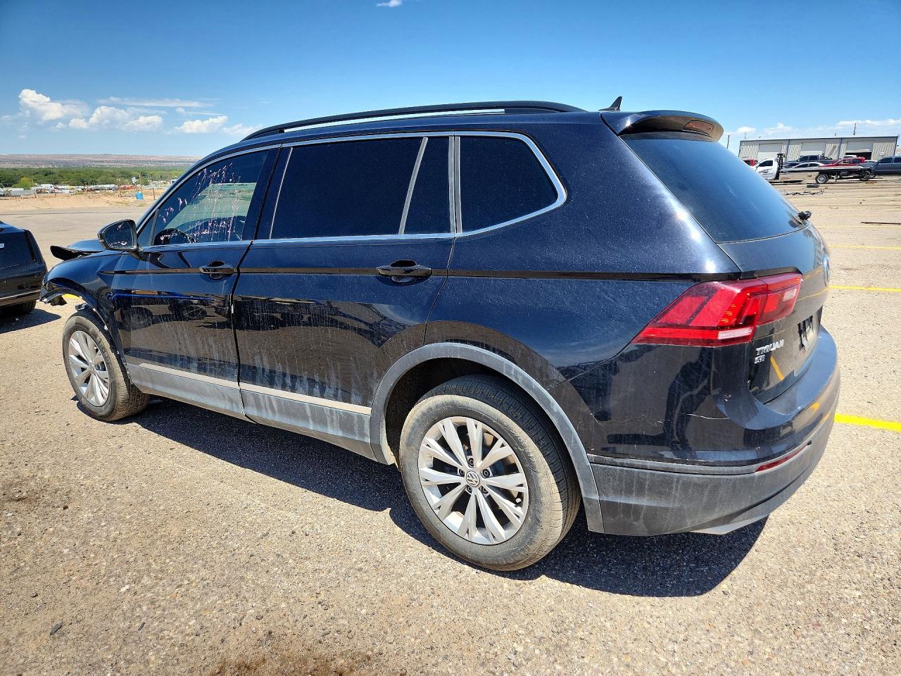 2018 Volkswagen Tiguan Se - Image 2