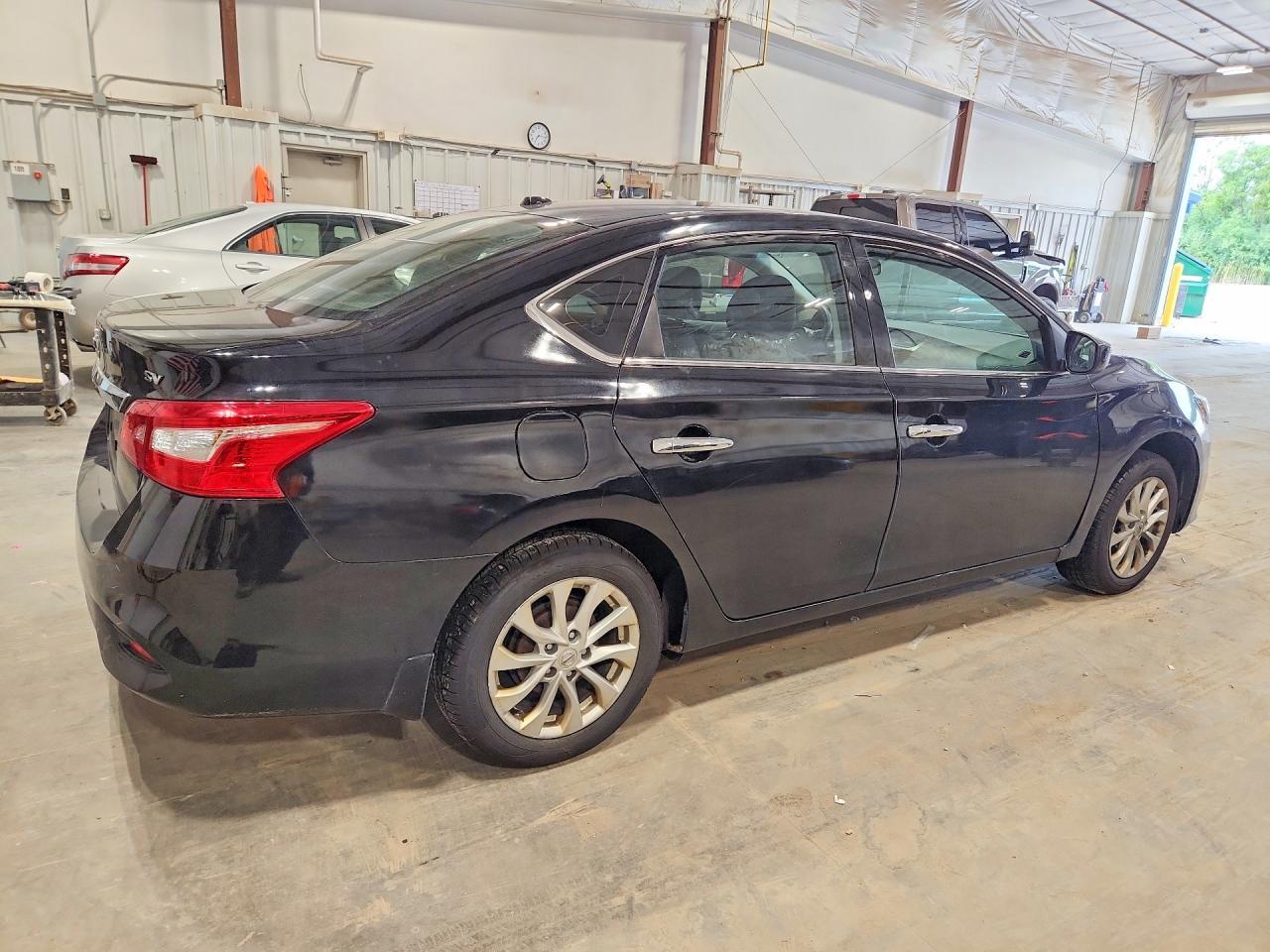 2018 Nissan Sentra S - Фото 3