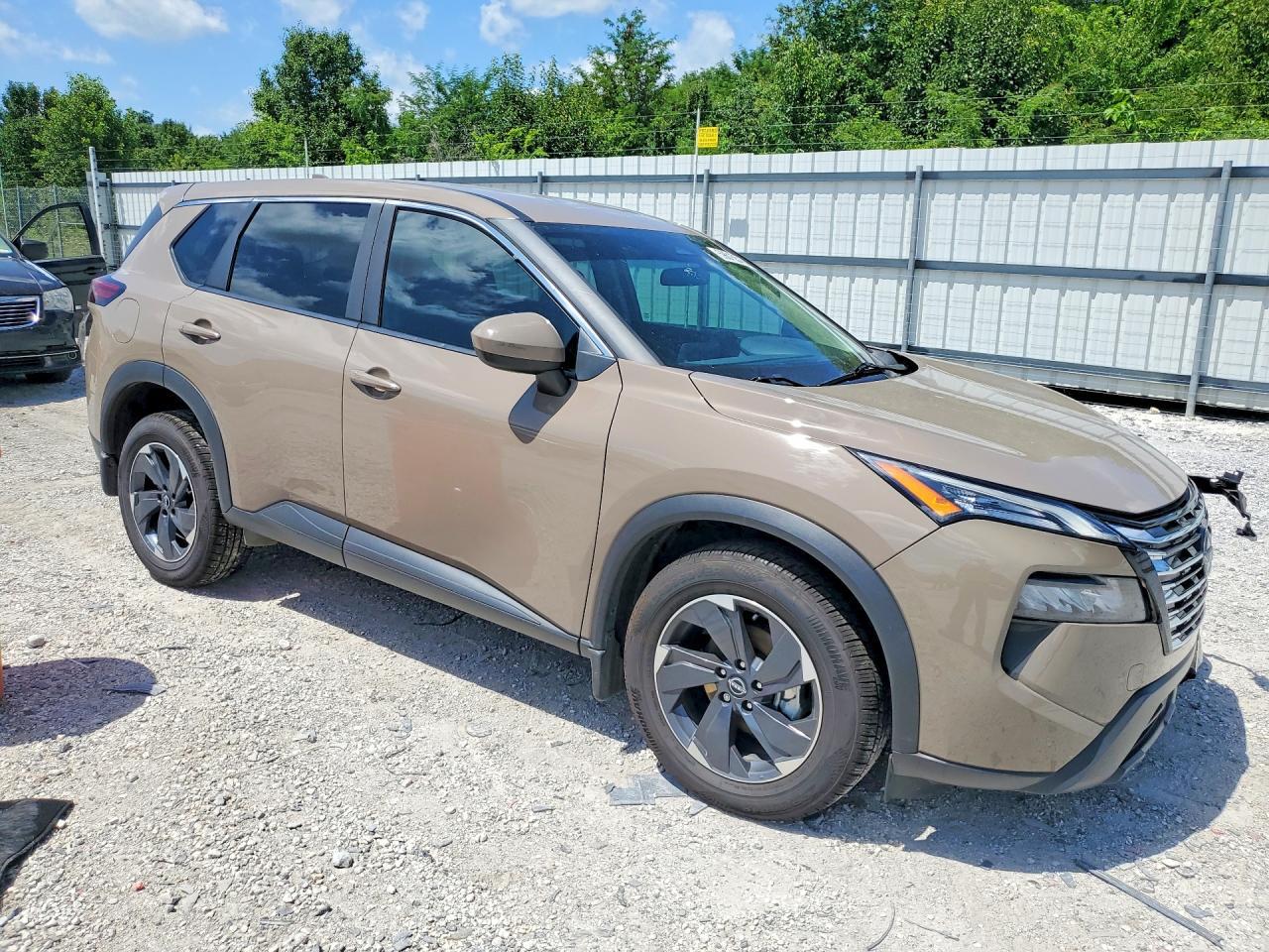 2025 Nissan Rogue Sv - Image 4