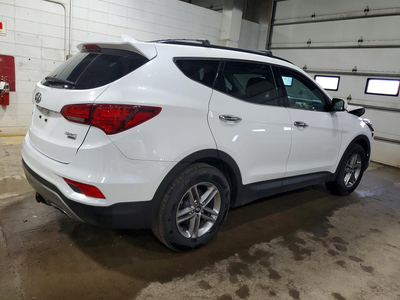 2017 Hyundai Santa Fe Sport 2.4L - Image 3