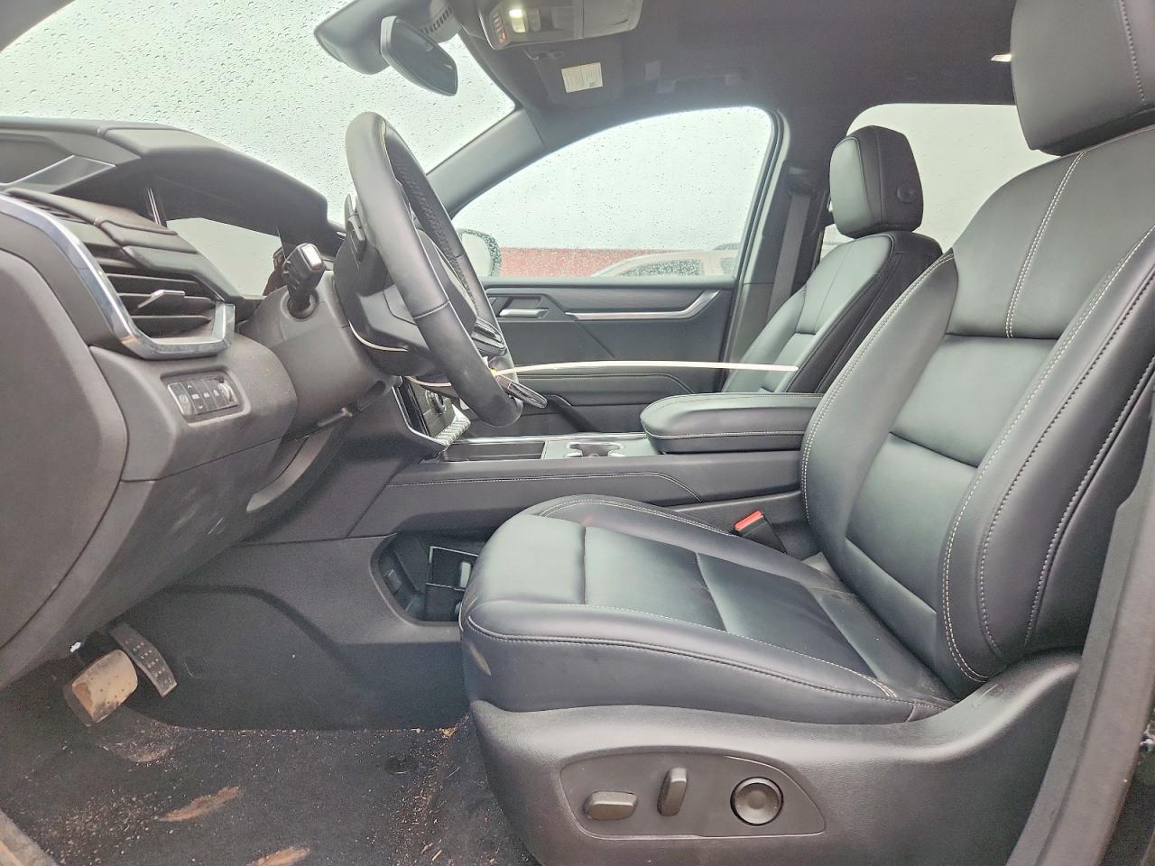 2025 GMC Acadia Elevation - Image 7