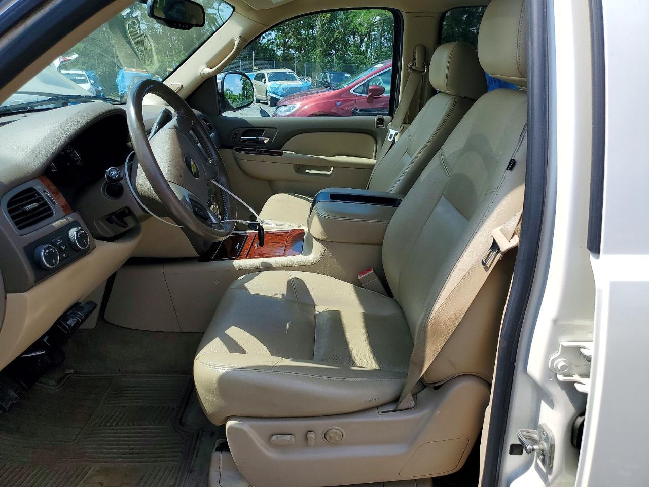 2013 Chevrolet Suburban K1500 Ltz - Image 7