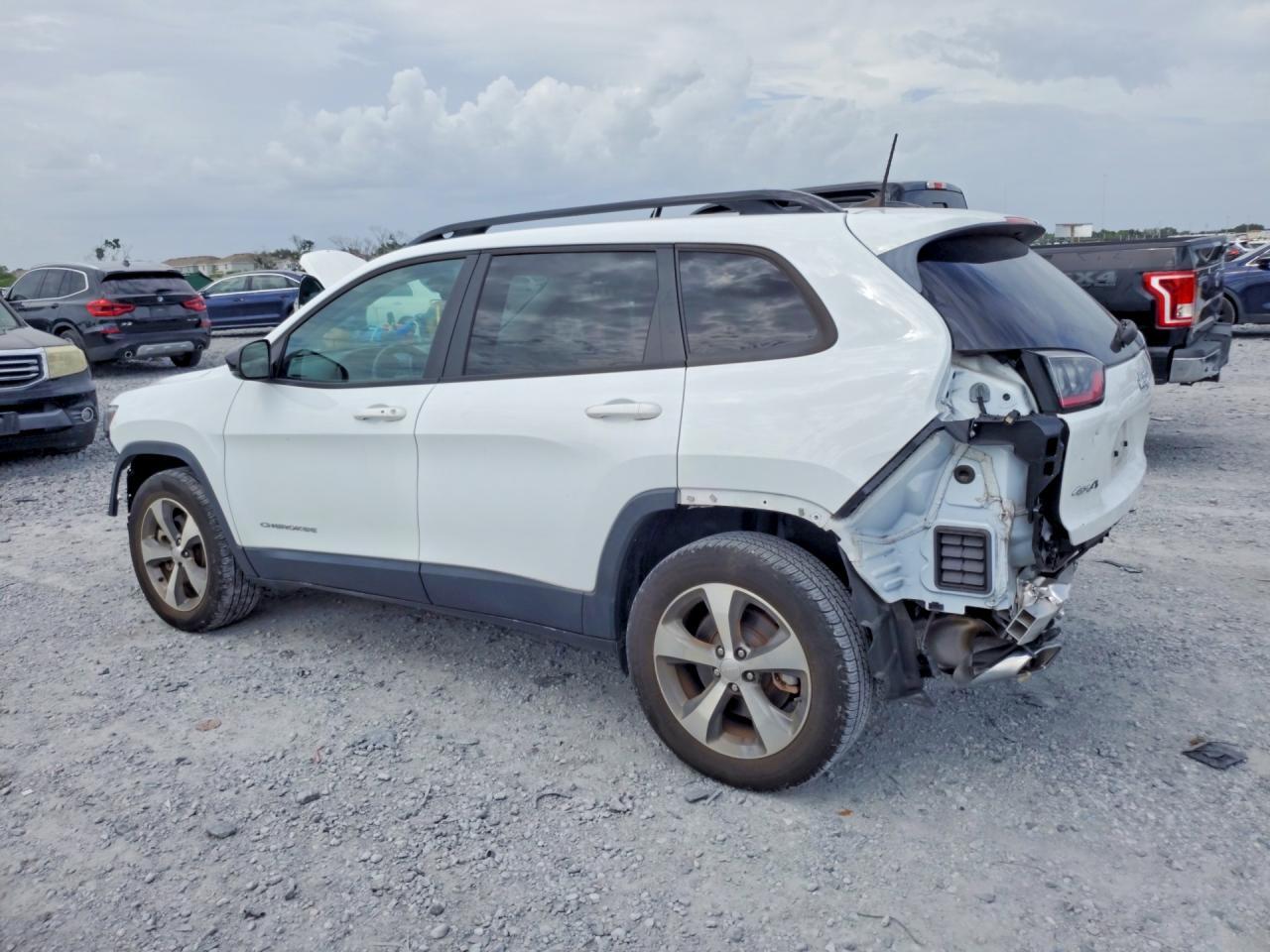 2022 Jeep Cherokee Limited - Image 2