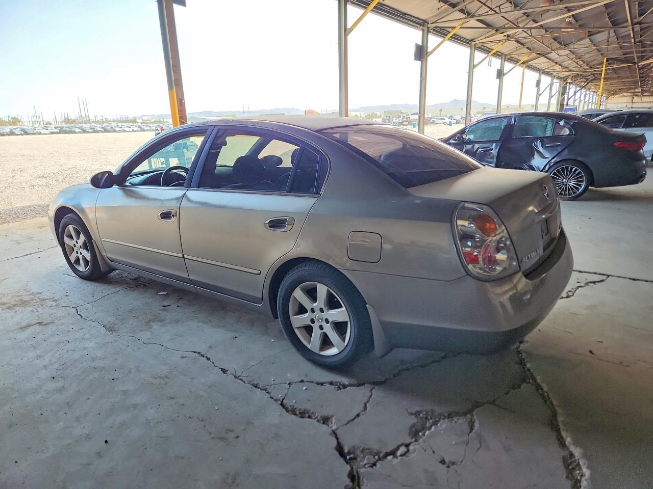 2003 Nissan Altima 2.5 - Фото 2