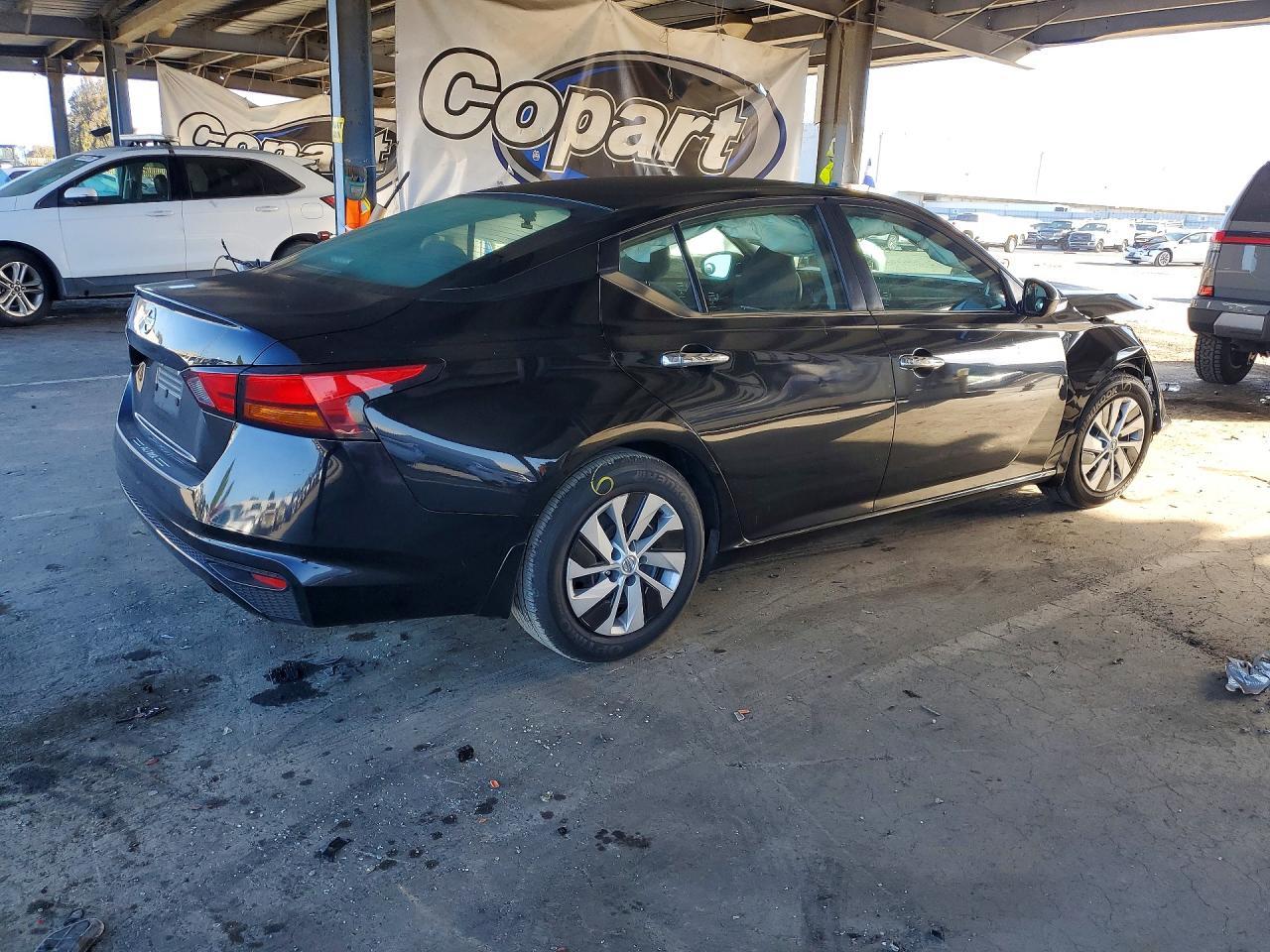 2021 Nissan Altima S - Фото 3