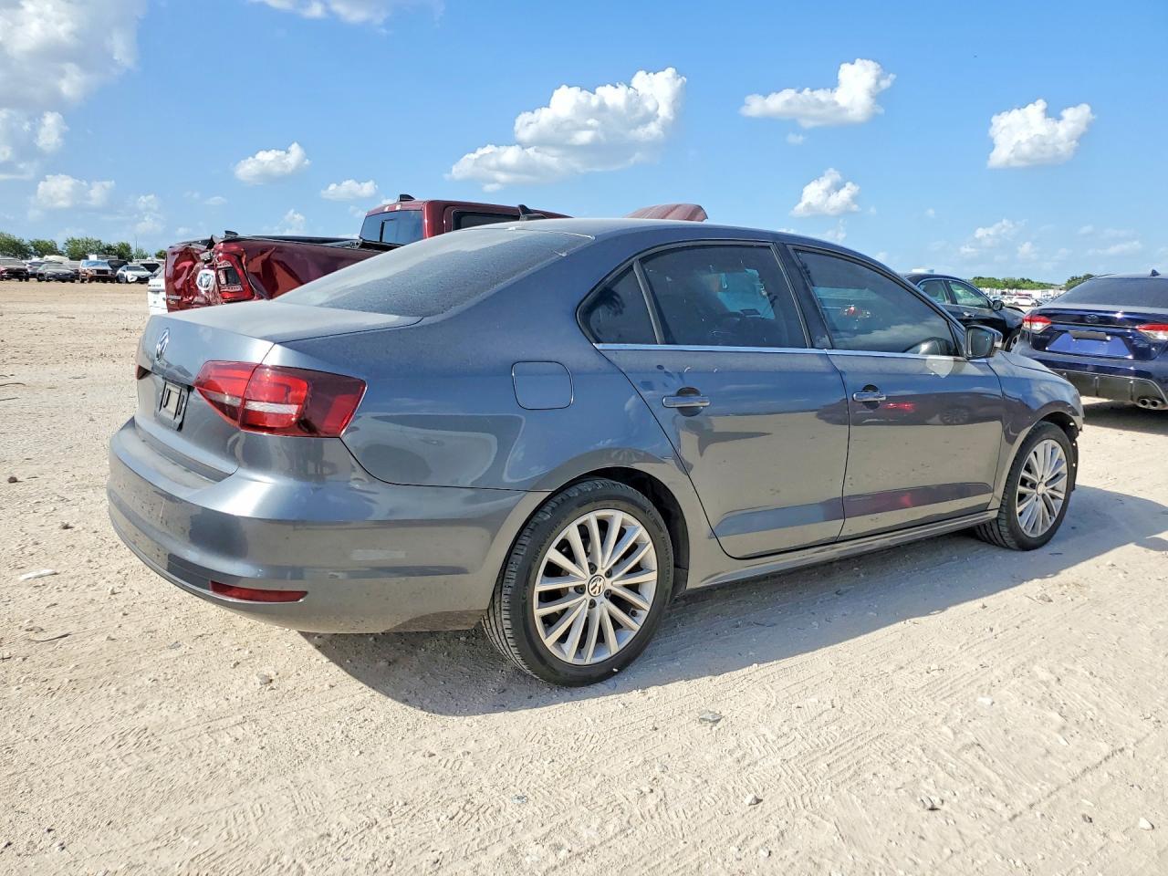 2016 Volkswagen Jetta Sel - Фото 3