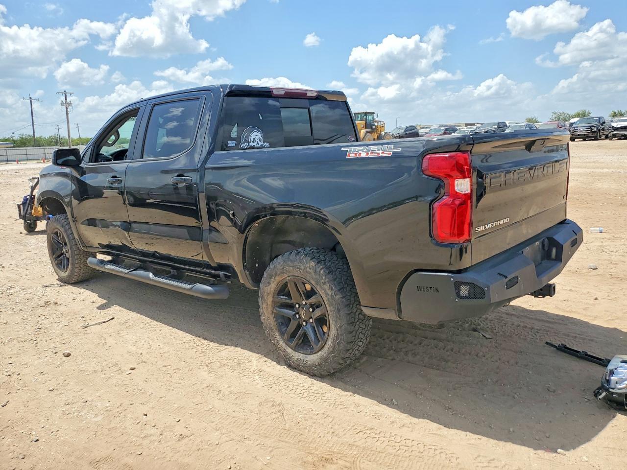 2021 Chevrolet Silverado K1500 Lt Trail Boss - Фото 2