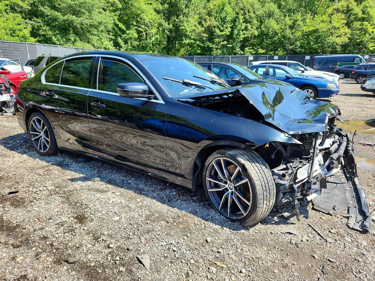 2020 BMW 330Xi - Фото 4