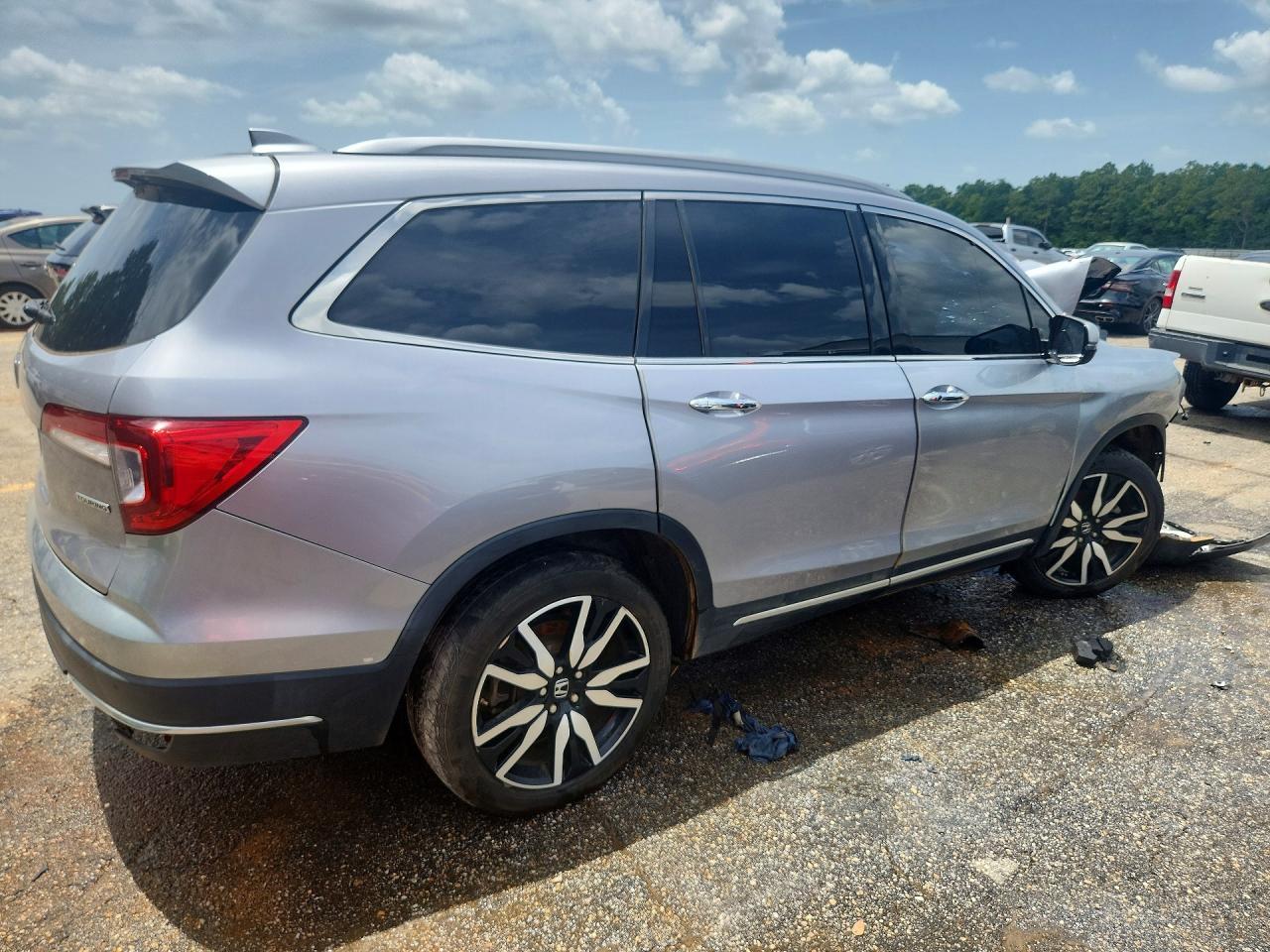 2022 Honda Pilot Touring - Image 3