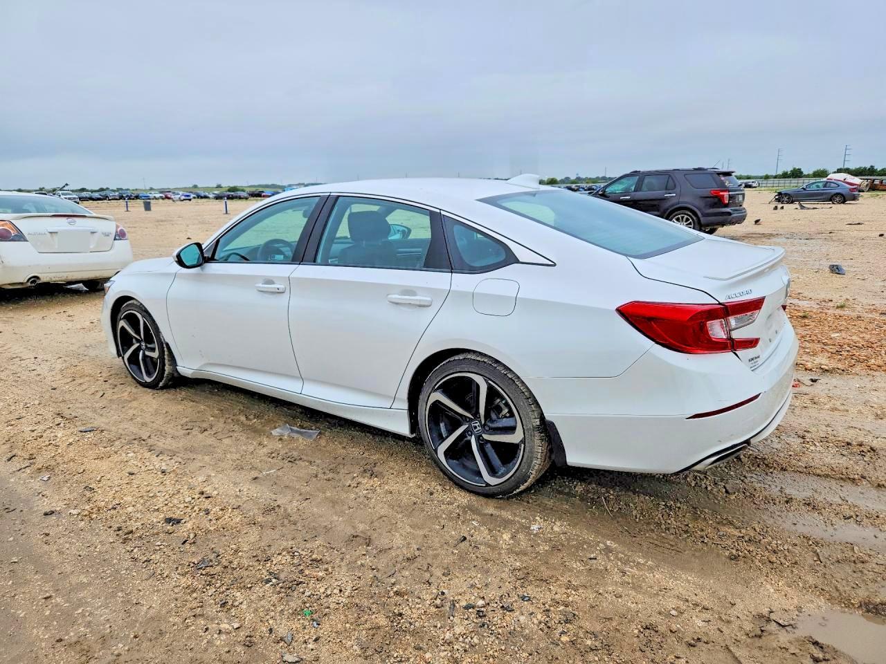 2019 Honda Accord Sport - Image 2