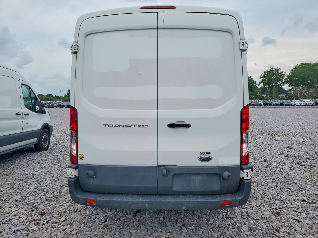 2017 Ford Transit 250 Delivery Van - Фото 6