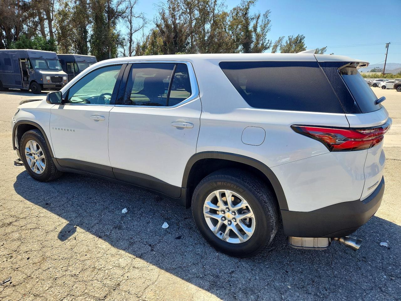 2022 Chevrolet Traverse Ls - Image 2