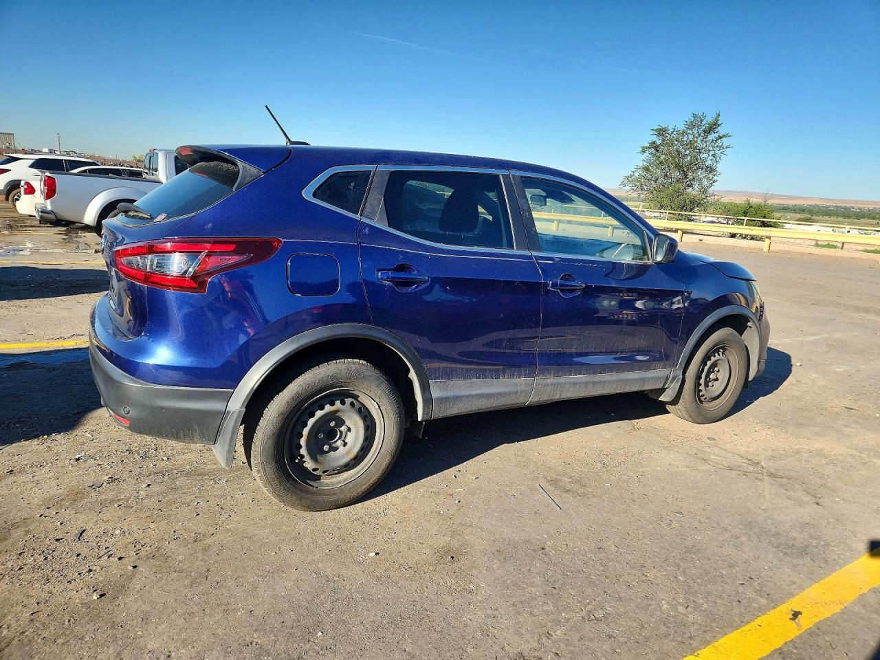 2020 Nissan Rogue Sport S - Фото 3