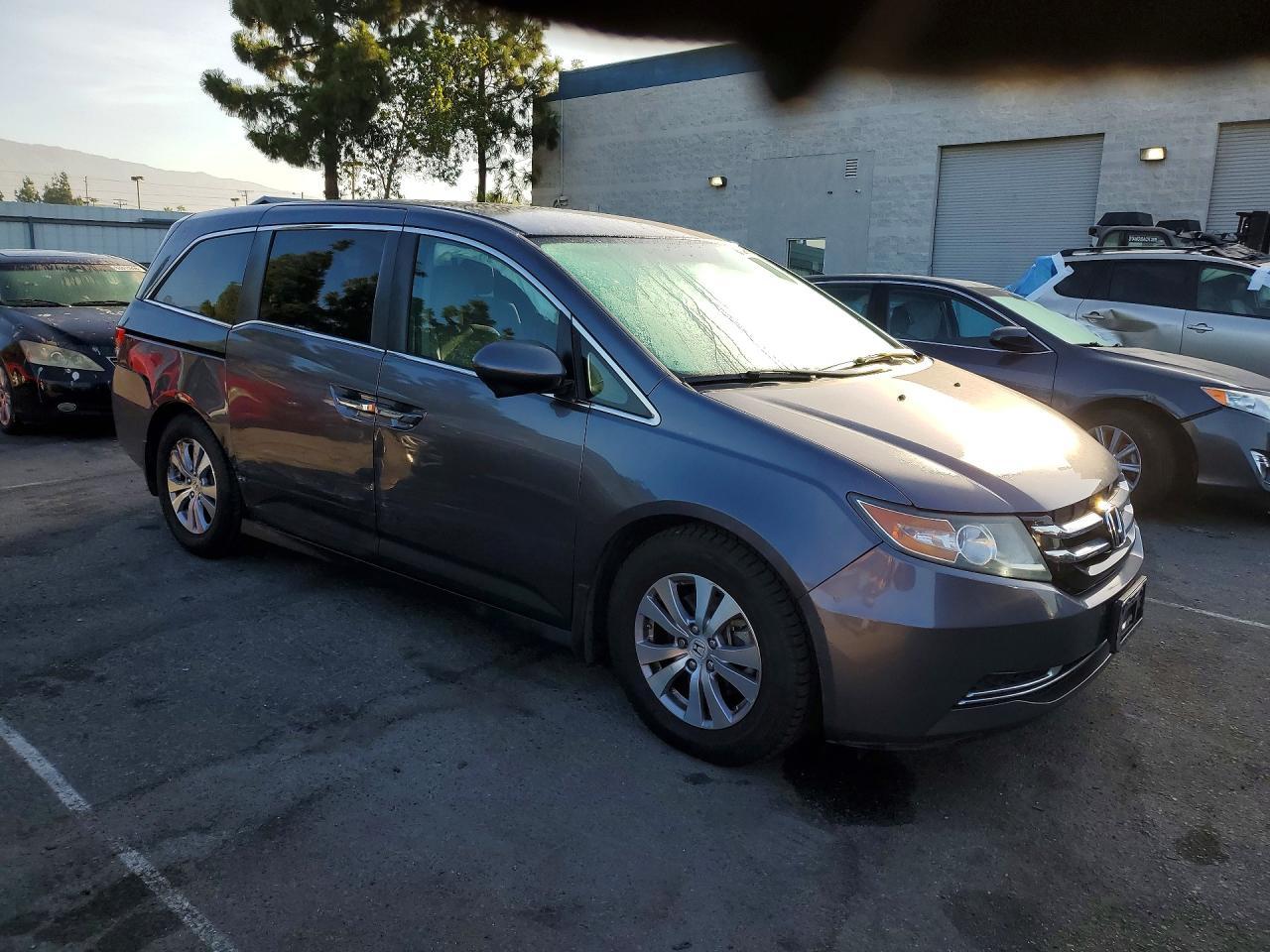 2015 Honda Odyssey Ex - Image 4