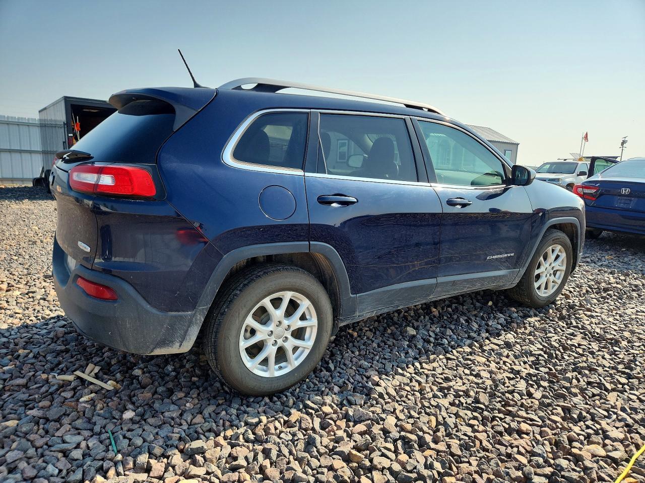 2015 Jeep Cherokee Latitude - Фото 3